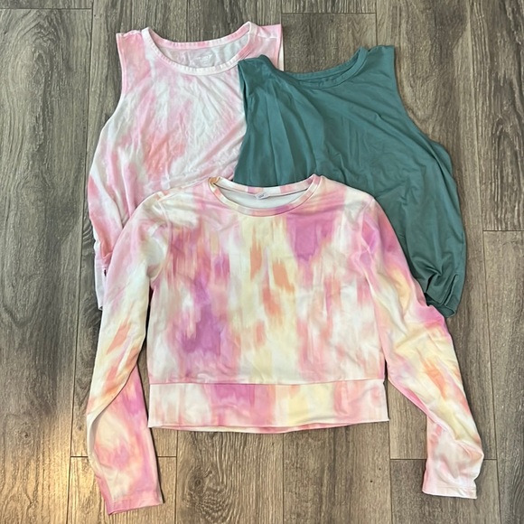 Lot of Old Navy Active shirts - Picture 1 of 5